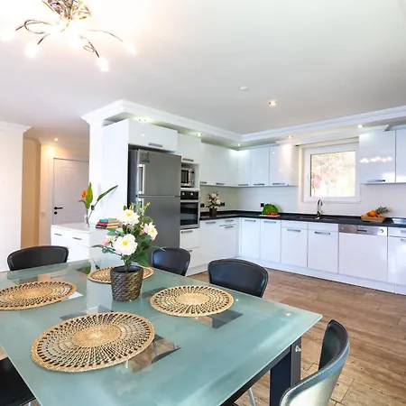 Bed and breakfast Sofia Ada 4*